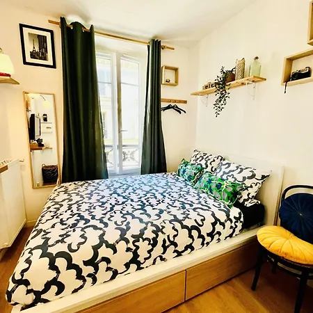 Studio Rue Des Dames Parigi